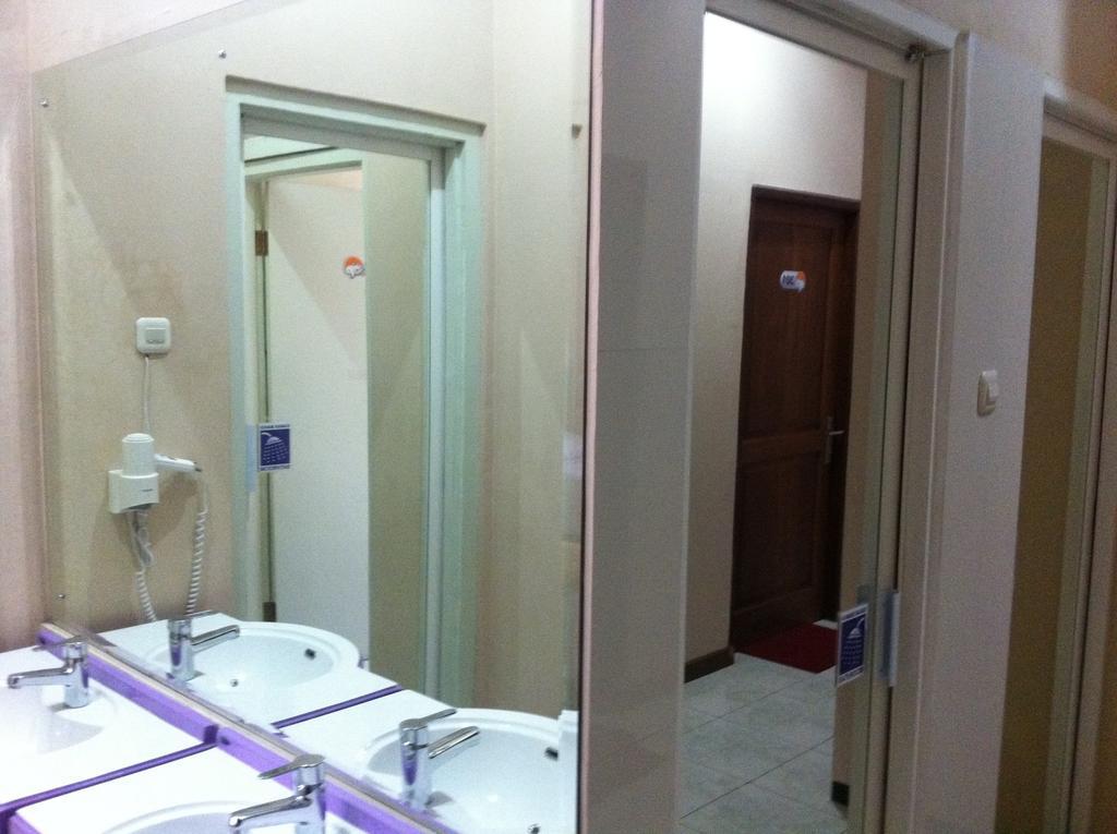 Sutomo Hotel *